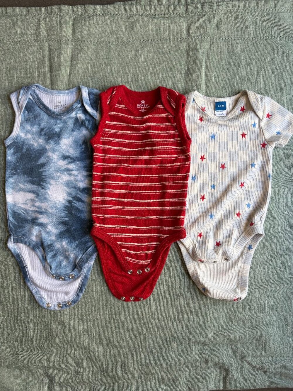 3-Piece Red White & Cute Baby Boys Onesies Bundle 3-6m